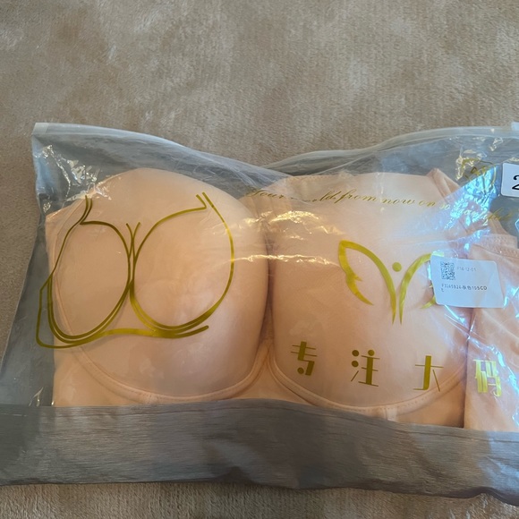 Bras - Picture 10 of 13